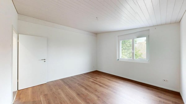 Grosszügiges Einfamilienhaus mit Garten, Balkon und hochwertiger Ausstattung 8