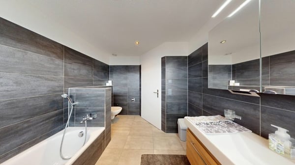 168 m² Wohntraum mit beeindruckender Galerie - Exklusive 5.5-Zimmer-Maisonette nahe der Aare 10