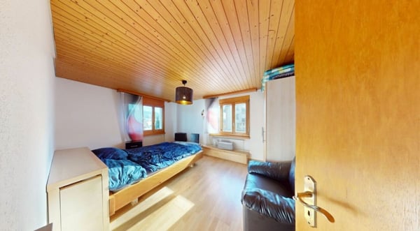 Exklusives 8-Zimmer-Einfamilienhaus mit Einliegerwohnung, grossem Garten und Werkstattgarage in ländlicher Lage 9