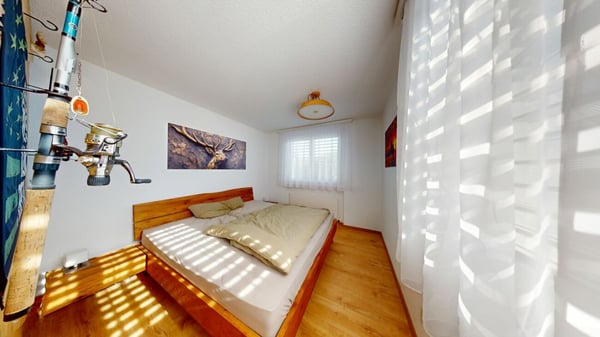 Exklusives 8-Zimmer-Einfamilienhaus mit Einliegerwohnung, grossem Garten und Werkstattgarage in ländlicher Lage 15