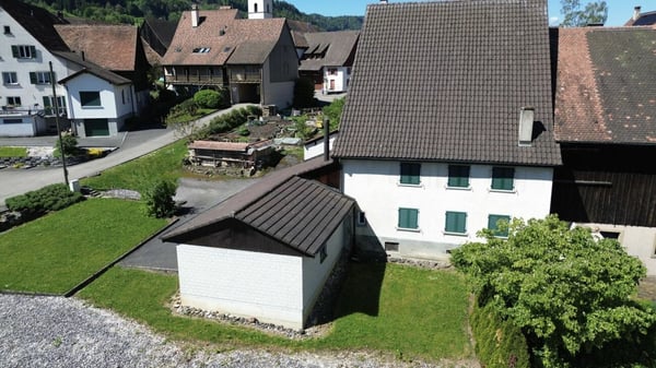 Kernzonenliegenschaft mit Ausbaupotenzial in Grindel SO 4