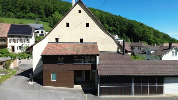 Kernzonenliegenschaft mit Ausbaupotenzial in Grindel SO 2