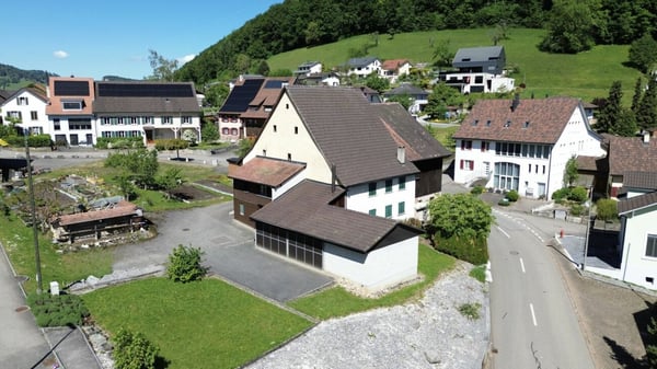 Kernzonenliegenschaft mit Ausbaupotenzial in Grindel SO 3