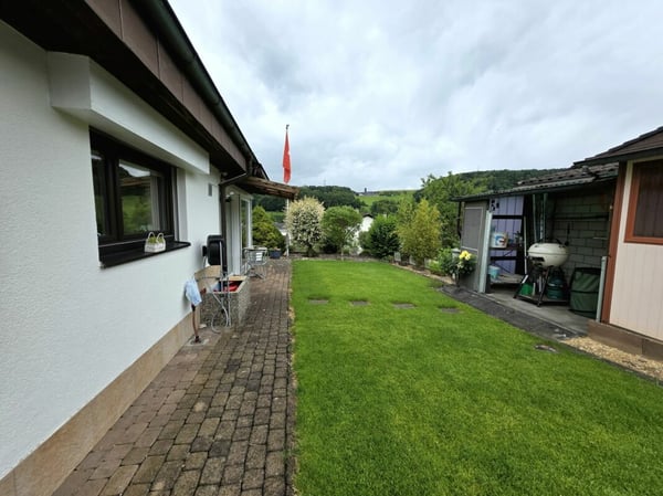 Familienglück mit Wintergarten, Cheminée und grossem Garten 4