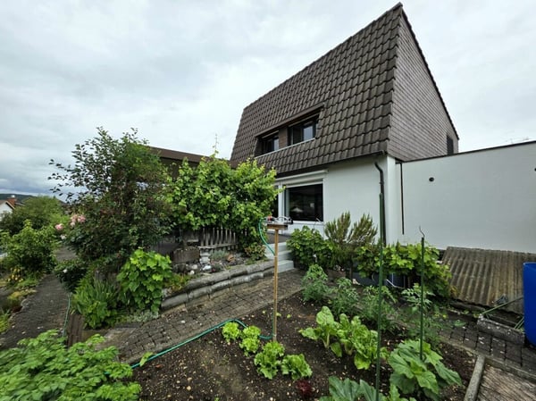 Familienglück mit Wintergarten, Cheminée und grossem Garten 3