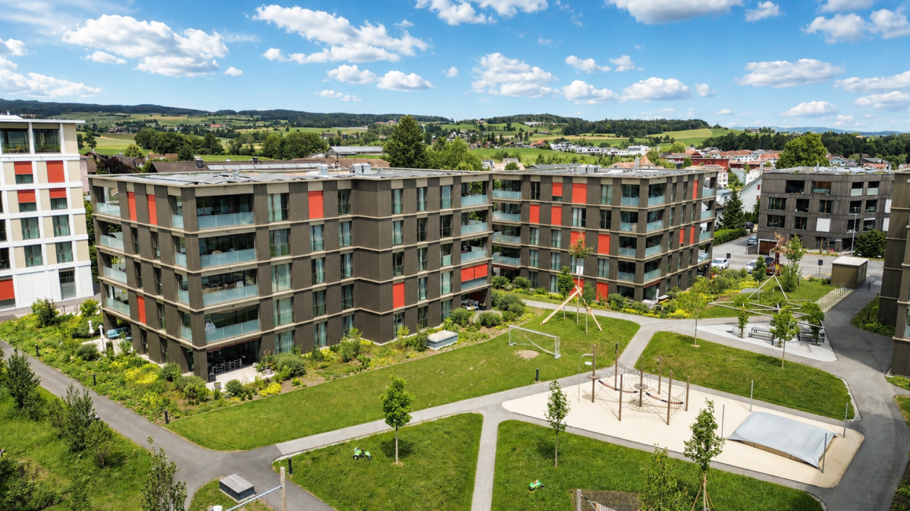 Luxuriöse 3.5-Zimmer Smart-Home-Wohnung mit Wintergarten-Balkon & E-Ladestation in Ballwil