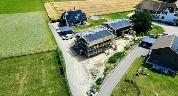 Neubau-Einfamilienhaus mit aussergewöhnlicher Architektur an Top-Lage. 3