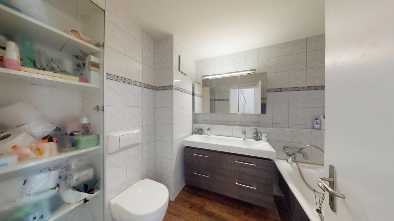 5.5-Zimmer-Reiheneinfamilienhaus mit Wintergarten, Terrasse und gepflegtem Garten im Reinacherhof