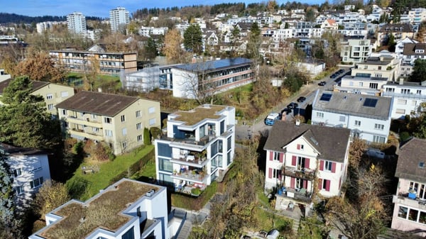 Exklusive 4.5 Zimmerwohnung an privilegierter Lage in Zürich Höngg 1