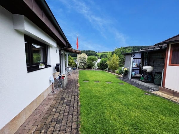 Familienglück mit Wintergarten, Cheminée und grossem Garten 3