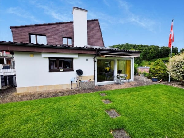 Familienglück mit Wintergarten, Cheminée und grossem Garten 2