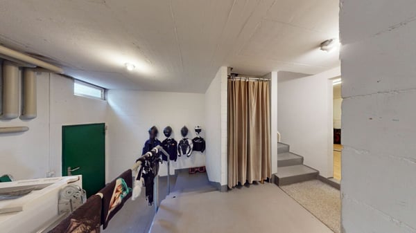 Charmantes 5.5-Zimmer Doppeleinfamilienhaus mit traumhaftem Garten & 3 Tiefgaragenparkplätzen in Wohlen AG 15