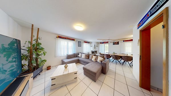 Charmantes 5.5-Zimmer Doppeleinfamilienhaus mit traumhaftem Garten & 3 Tiefgaragenparkplätzen in Wohlen AG 5
