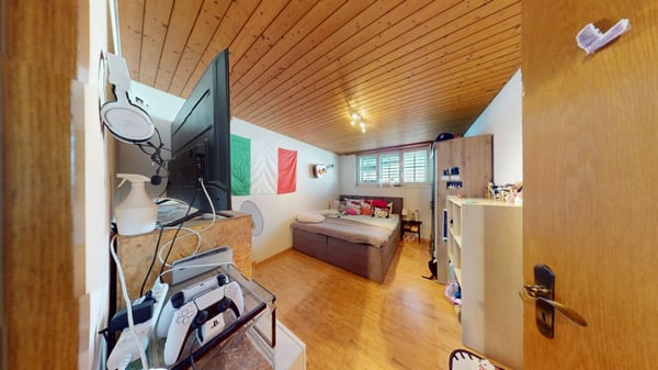 Charmantes 5.5-Zimmer Doppeleinfamilienhaus mit traumhaftem Garten & 3 Tiefgaragenparkplätzen in Wohlen AG 11