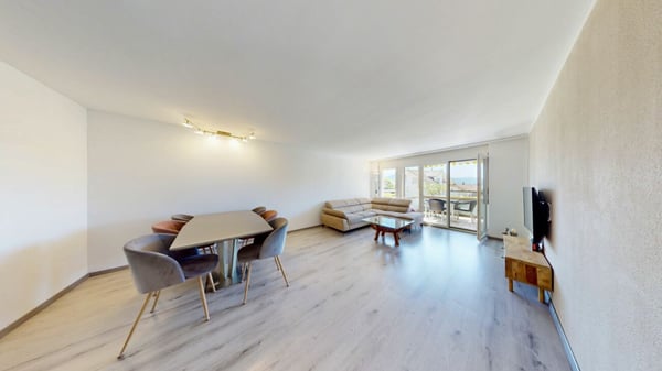Exklusive 7.5-Zimmer-Wohnung in Greppen - Wohnen mit See- und Bergblick 5