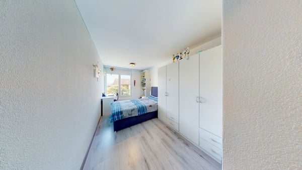 Exklusive 7.5-Zimmer-Wohnung in Greppen - Wohnen mit See- und Bergblick 13