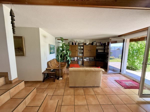 Freistehendes Einfamilienhaus mit Erdsondenheizung, Gaggenau-Küche und Gartenparadies 5