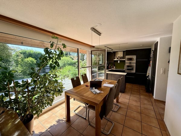 Freistehendes Einfamilienhaus mit Erdsondenheizung, Gaggenau-Küche und Gartenparadies 7