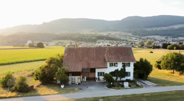 Bauernhaus mit Scheune auf 2'178 m² - Freiheit, Charme und unzählige Möglichkeiten