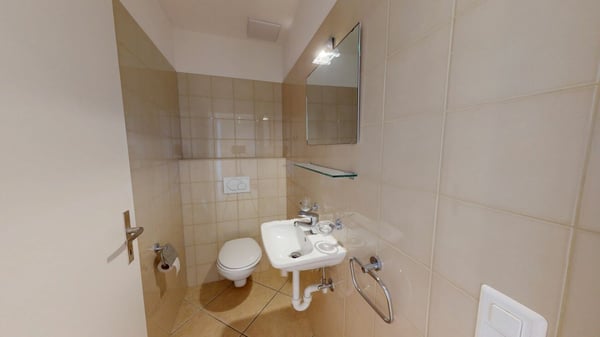 Sofort bezugsbereit - helle Attikawohnung in Aesch BL 7