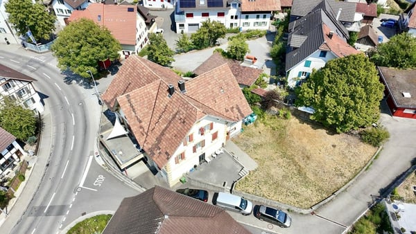 Renditeobjekt mit 20 Zimmern und historischem Charme in Bünzen! 14