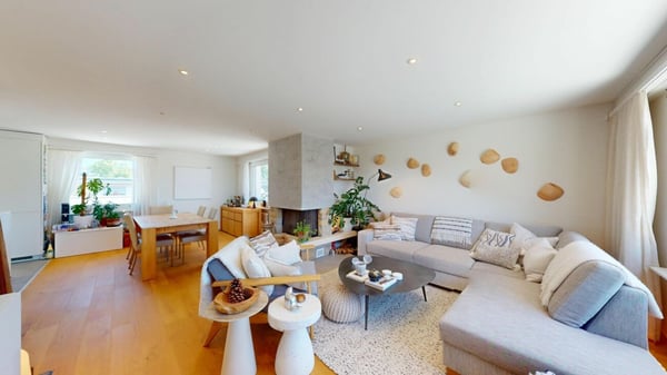 Modernisierte Attikawohnung mit traumhafter 360°-Terrasse 2