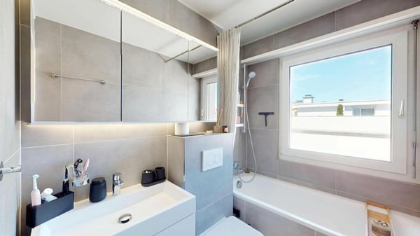 Modernisierte Attikawohnung mit traumhafter 360°-Terrasse 8