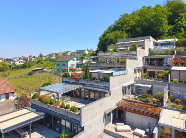 Wohnen mit Aussicht - lichtdurchflutete Terrassenwohnung mit Pool & Sauna