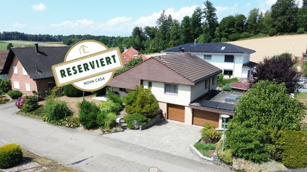 Reserviert  Charmantes 3.5 Zimmer Einfamilienhaus mit liebevoll gestaltetem Garten 1