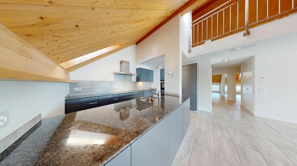 Wohnen wie im Einfamilienhaus: 5.5-Zimmer-Maisonette auf 168 m² nahe der Aare 4
