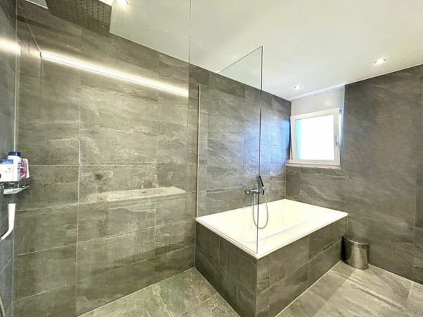 Hochwertiges Wohnen mit Whirlpool in moderner 6.5-Zimmer-Wohnung in Gümmenen! 17