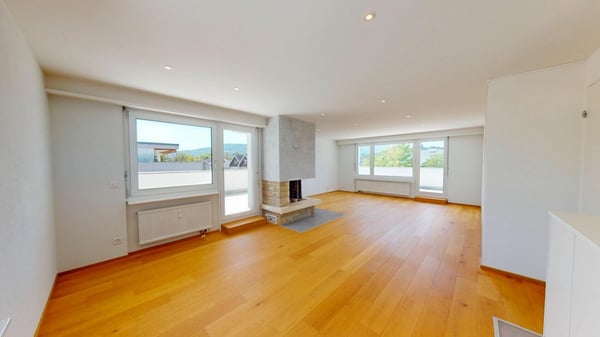 Modernisierte Attikawohnung mit traumhafter 360°-Terrasse 2