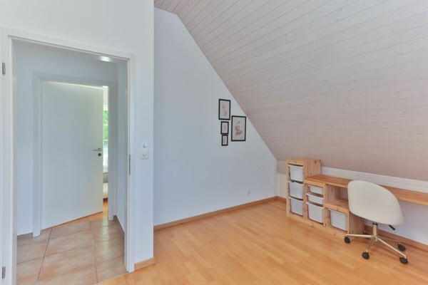Exklusives Landhaus mit Pool & idyllischem Garten in Pfungen 18