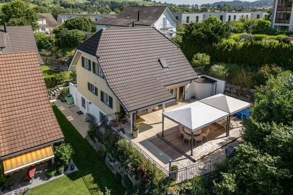 Exklusives Landhaus mit Pool & idyllischem Garten in Pfungen 2