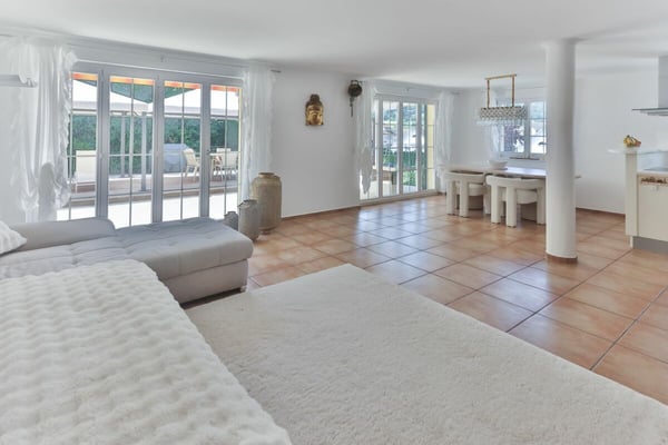 Exklusives Landhaus mit Pool & idyllischem Garten in Pfungen 8