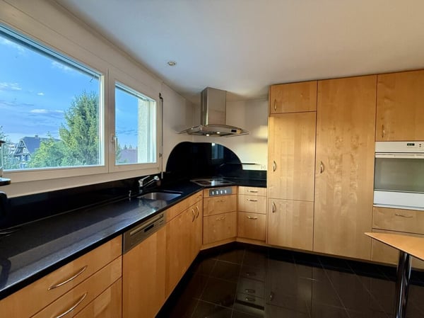 Grosszügig wohnen mit Bergsicht - 5.5-Zimmer-Maisonette in Römerswil 7
