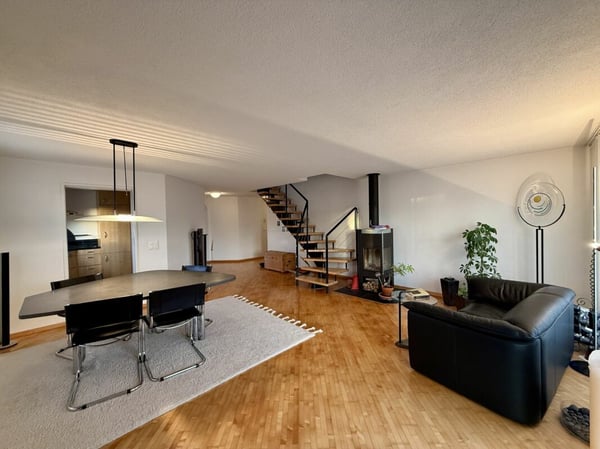 Grosszügig wohnen mit Bergsicht - 5.5-Zimmer-Maisonette in Römerswil 3