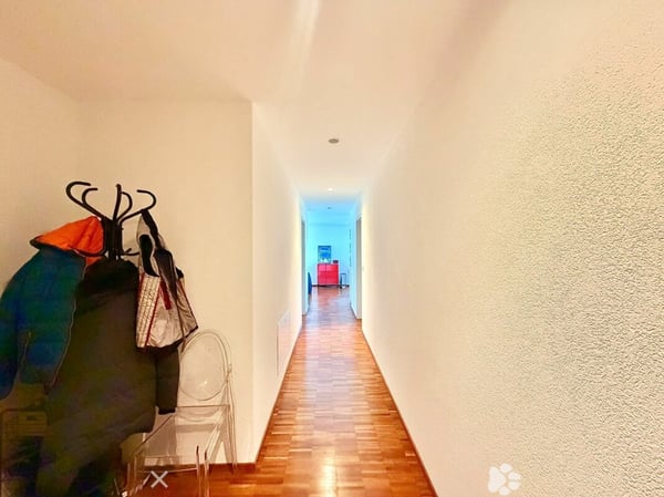 Attraktive 2.5-Zimmer-Wohnung im Herzen von Biel! 3