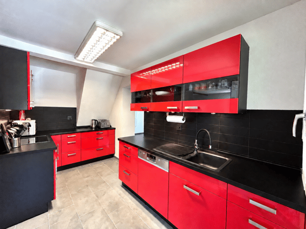 Kernsanierte 3.5-Zimmer-Maisonettewohnung mit Bergsicht! 6