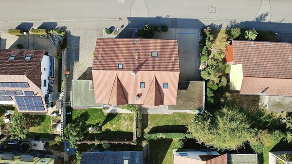 Grosszügiges 7.5-Zimmer Doppel-Einfamilienhaus in Bellach! 13