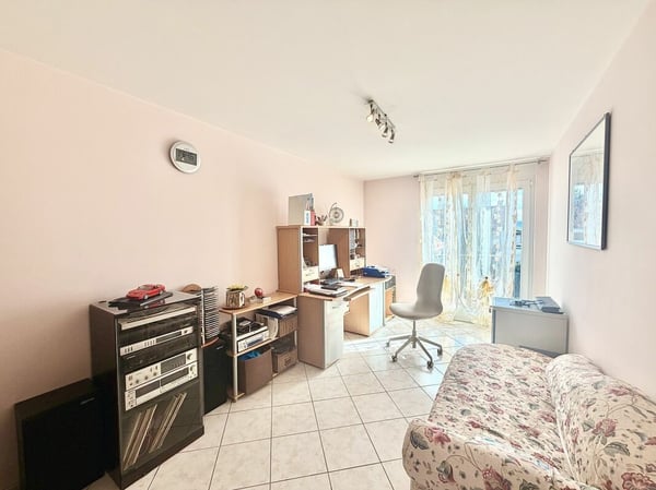 Grosszügiges 7.5-Zimmer Doppel-Einfamilienhaus in Bellach! 8