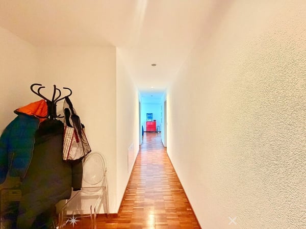 Attraktive 4.5-Zimmer-Wohnung im Herzen von Biel! 3