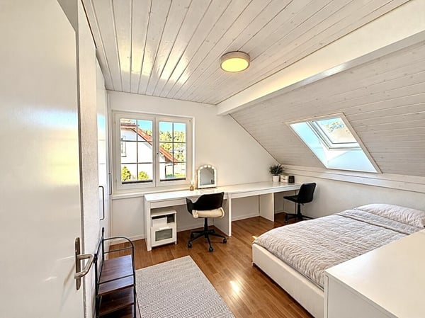 Charmantes Einfamilienhaus mit grosszügigem Garten! 9