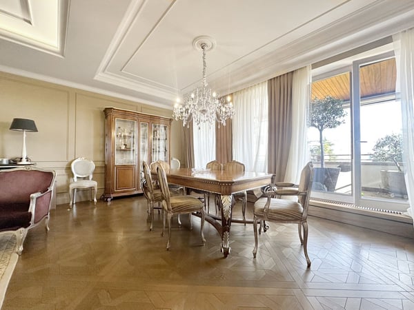 RARE: luxurious 7-Room apartment in a private residence / Magnifique 7 pièces 4