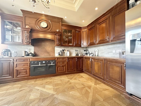 RARE: luxurious 7-Room apartment in a private residence / Magnifique 7 pièces 5