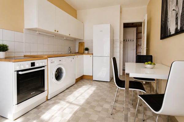 RARE : charmant 3.5 pièces meublé à Poterie / lovely 3.5 room furnished unit perfectly located 4