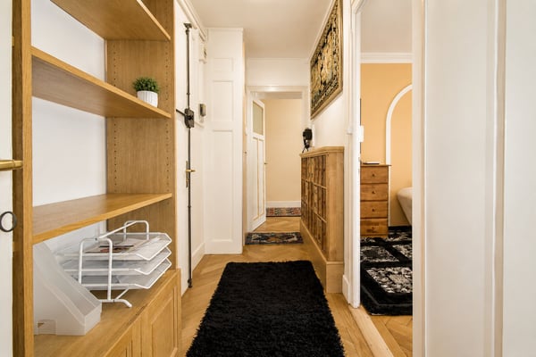 RARE : charmant 3.5 pièces meublé à Poterie / lovely 3.5 room furnished unit perfectly located 5