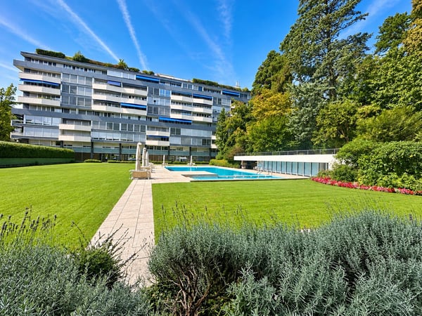 RARE: spacieux appartement de 4.5 pièces avec terrasse et piscine/ unique 2 bedroom unit 12