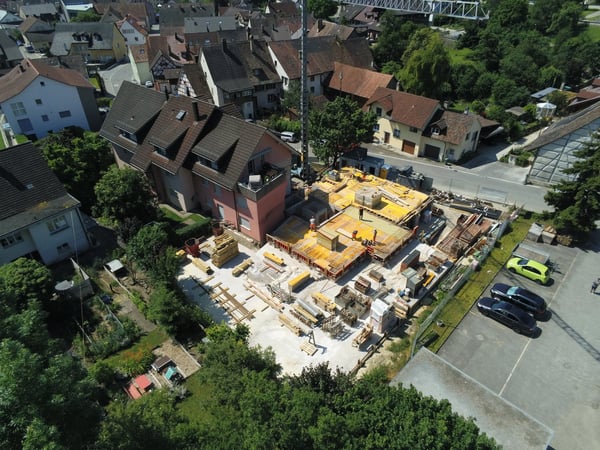 Moderne 1.5-Zimmer-Wohnung mit Balkon und grossem Sitzplatz in Beringen 3
