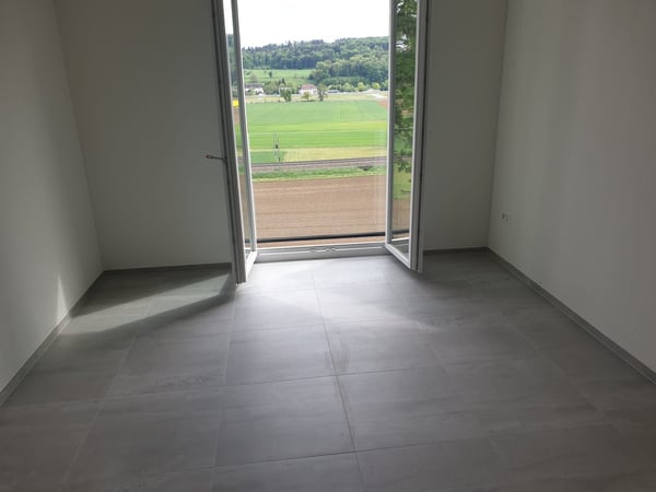 Moderne 4.5-Zimmer-Wohnung mit über 55m2 Terrasse 7